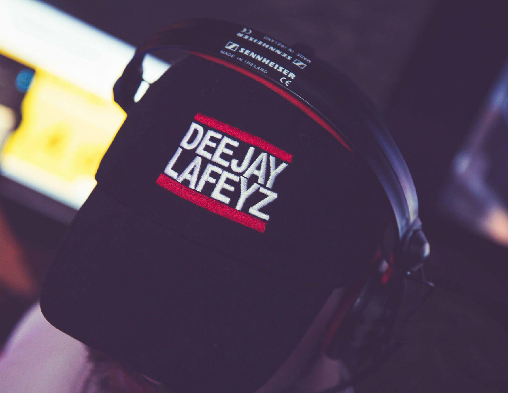 Kopfhörer mit DJ-LaFeyz-Branding